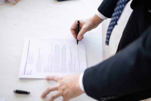 Herencia de deudas: Nuestros abogados expertos en herencias te explican qué hacer si la herencia Incluye obligaciones financieras